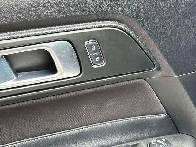 Certified 2018 Ford Mustang GT w/ Black Accent Pkg RWD image 22