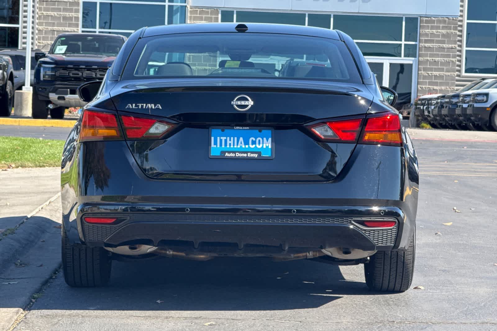 Used 2025 Nissan Altima 2.5 SV FWD image 7