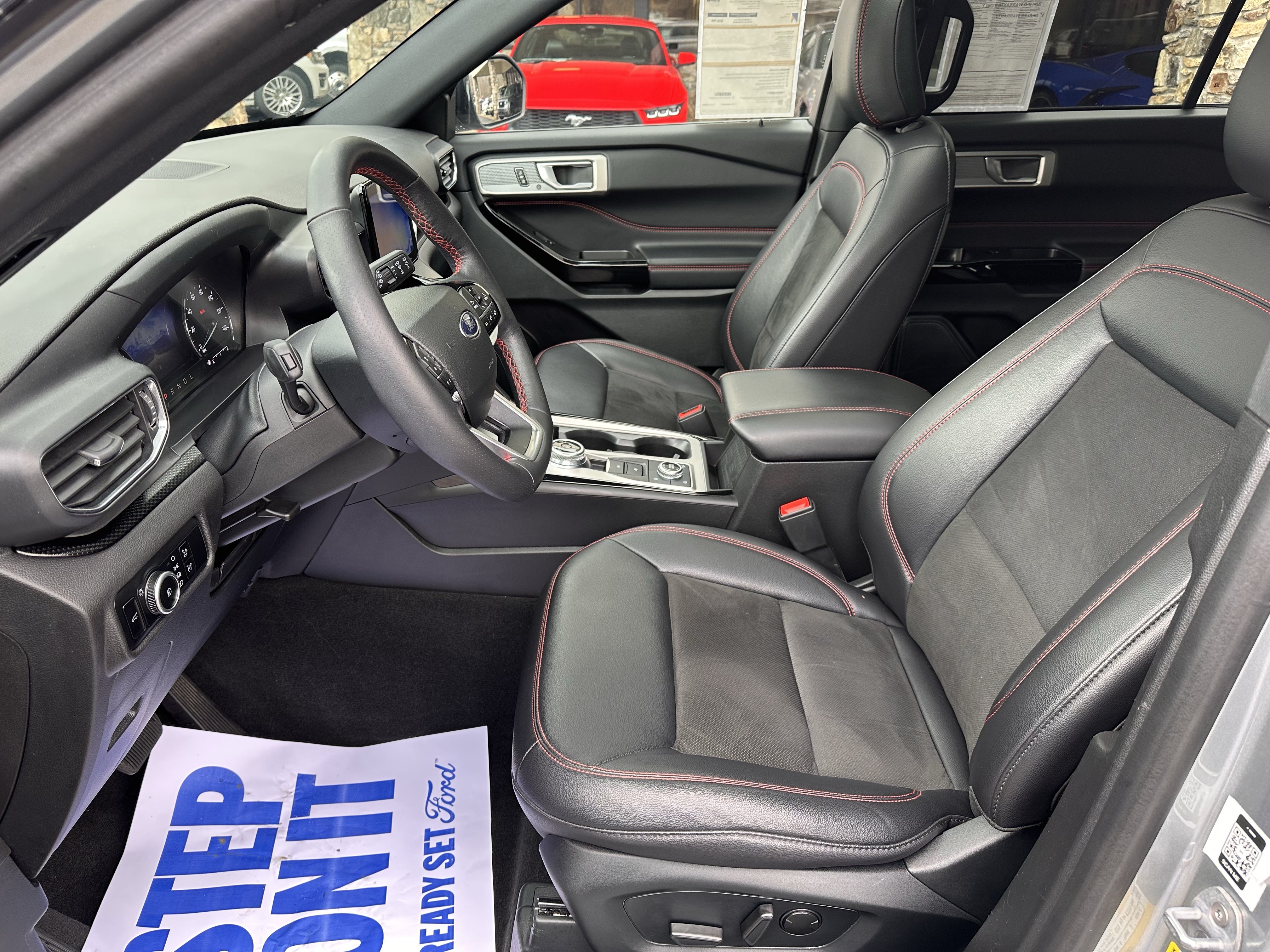 Certified 2023 Ford Explorer ST-Line w/ Class IV Trailer Tow Package AWD/4WD image 10