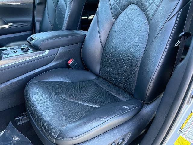 Used 2020 Toyota Highlander Platinum AWD/4WD image 9