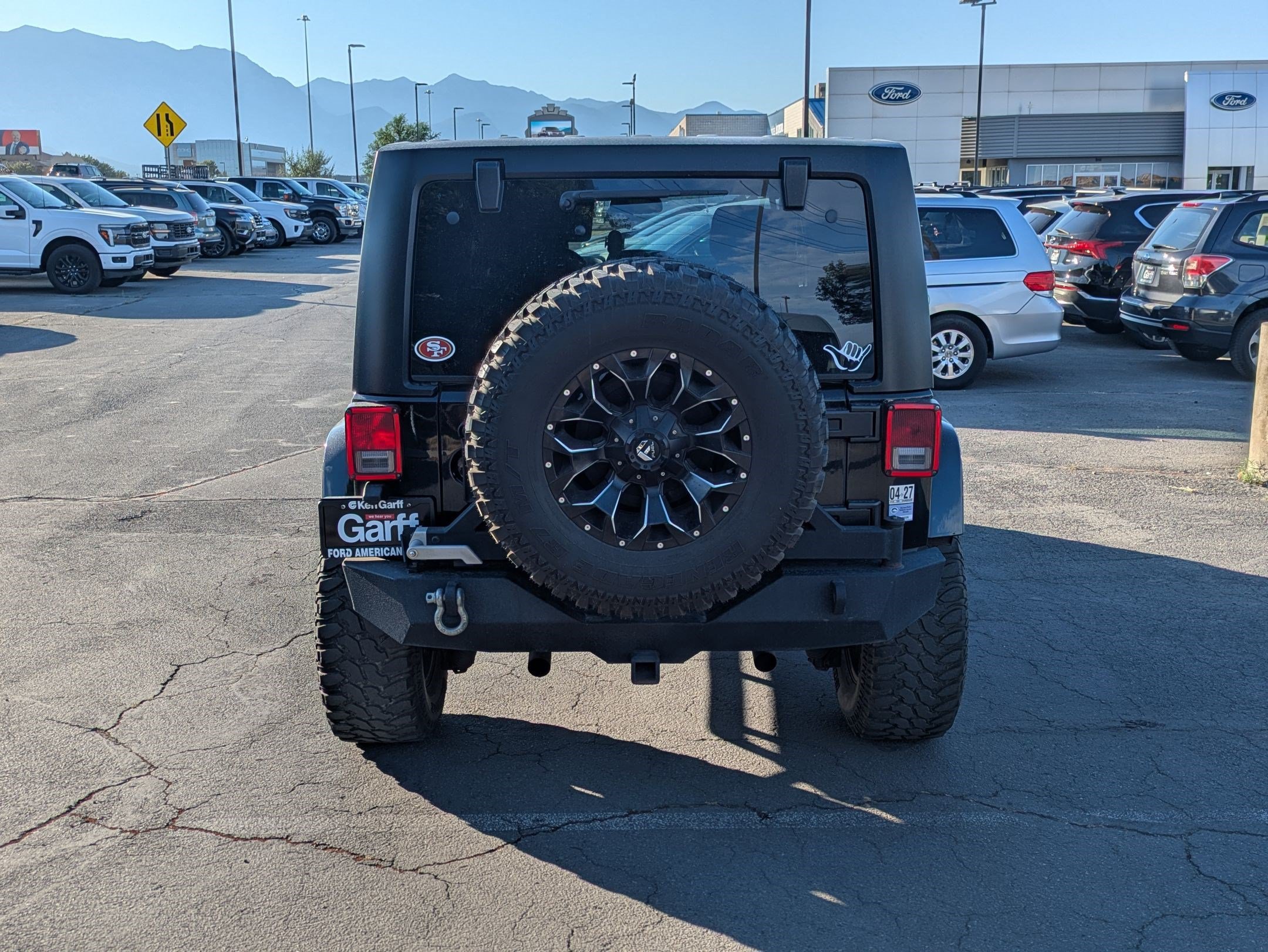 Used 2017 Jeep Wrangler Unlimited Sahara w/ Connectivity Group AWD/4WD image 7
