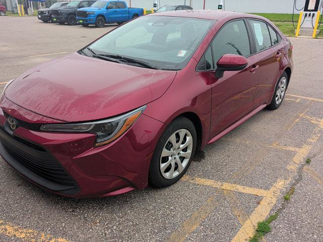 Used 2025 Toyota Corolla LE FWD image 2