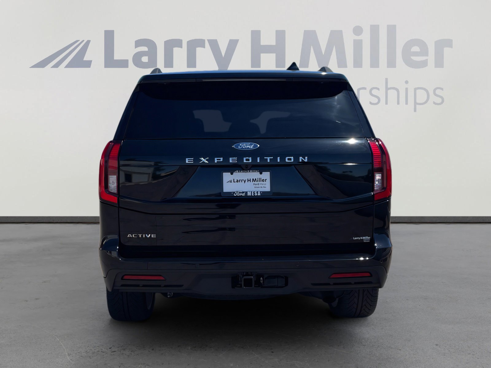 Certified 2025 Ford Expedition Active RWD image 5