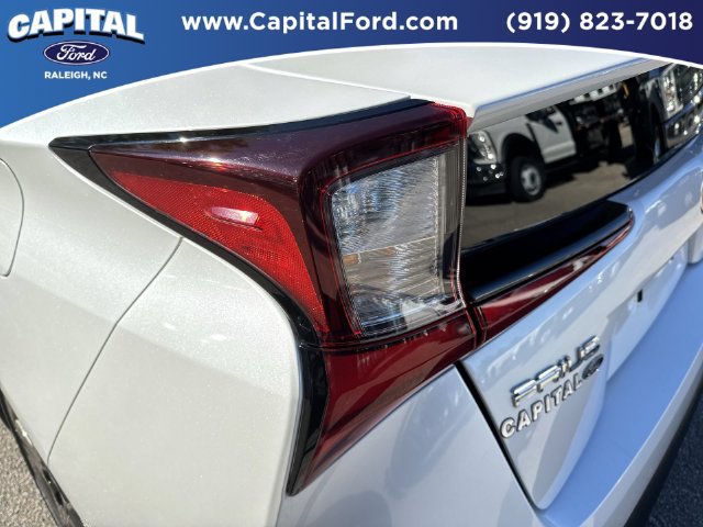 Used 2022 Toyota Prius Limited FWD image 15