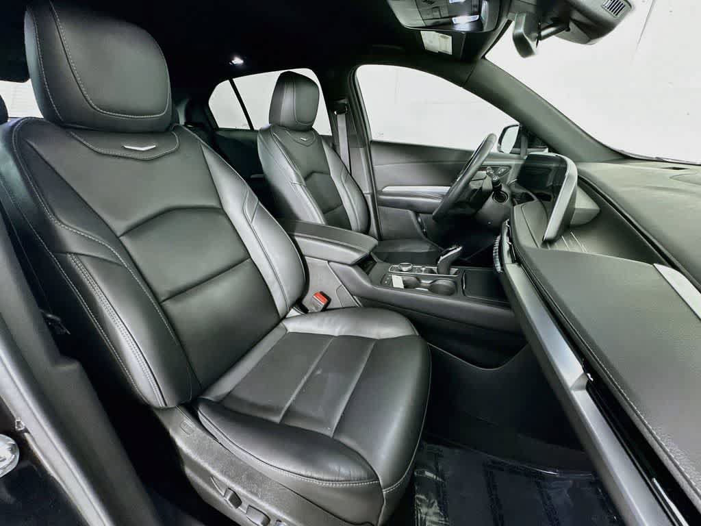 Used 2025 Cadillac XT4 Premium Luxury FWD image 15