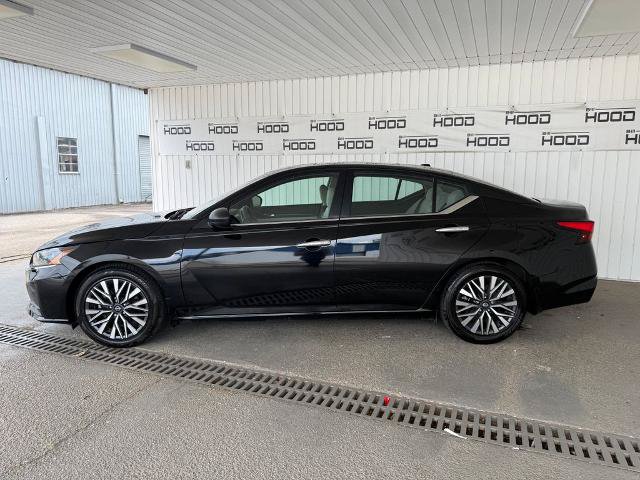 Used 2024 Nissan Altima 2.5 SV FWD image 24