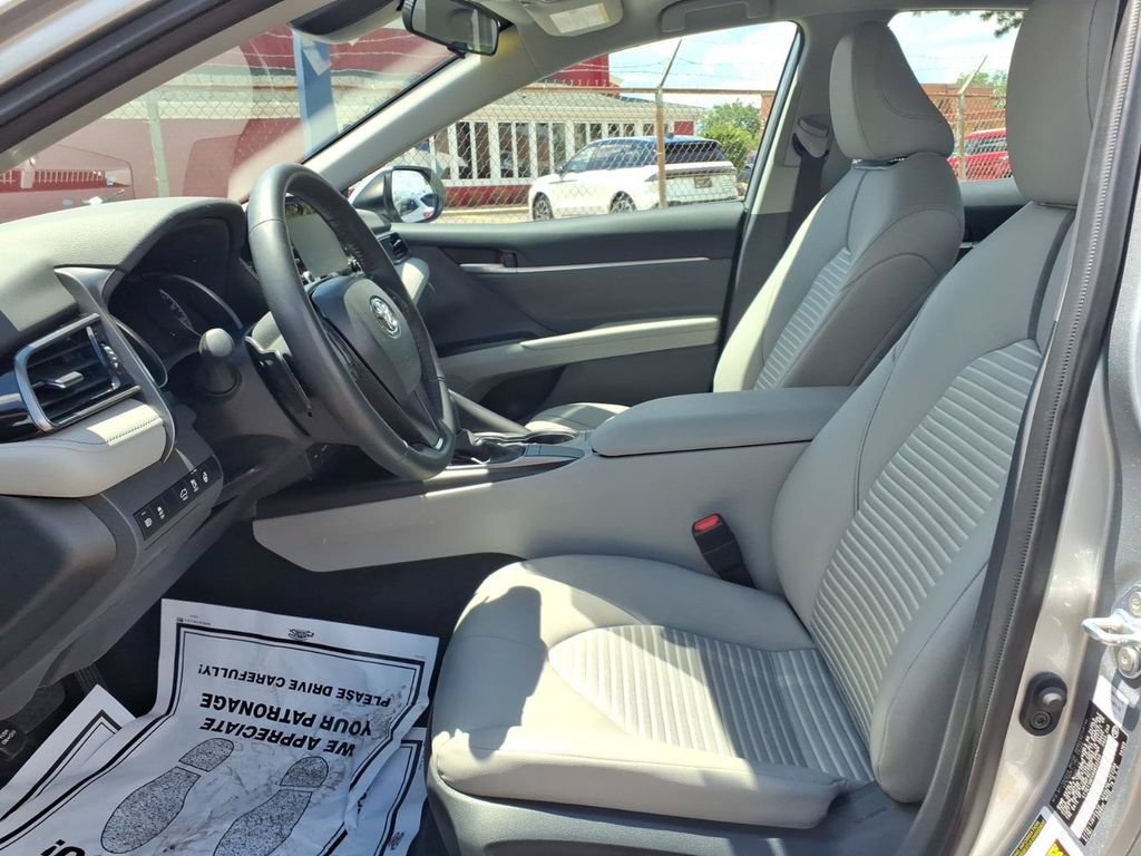 Used 2024 Toyota Camry SE w/ Cold Weather Package FWD image 13