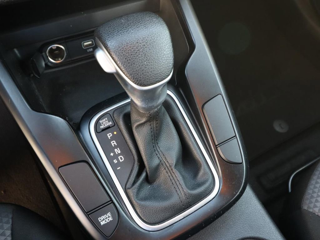 Used 2025 Kia Soul LX w/ LX Technology Package image 21