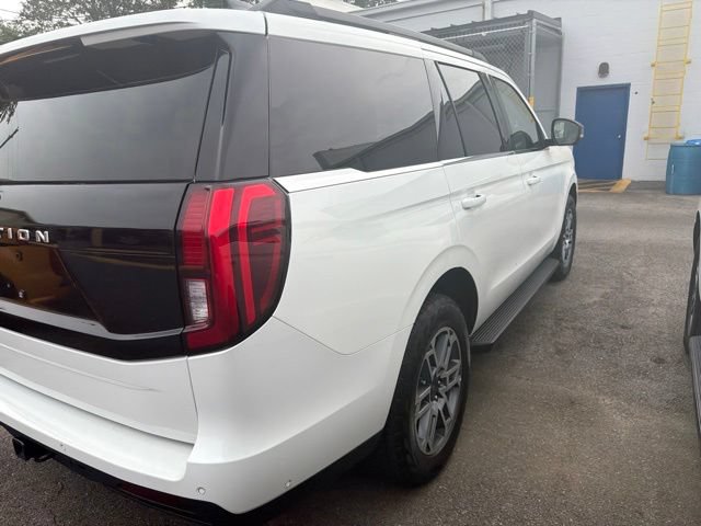 Certified 2025 Ford Expedition Active AWD/4WD image 27