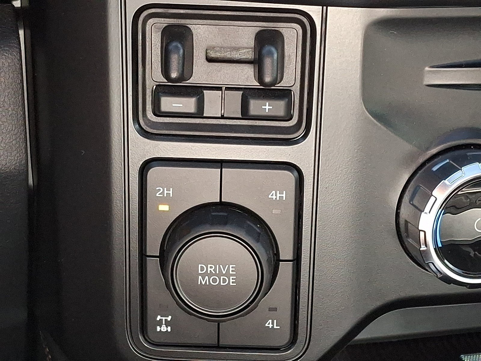 Certified 2024 Ford F250 Platinum AWD/4WD image 23