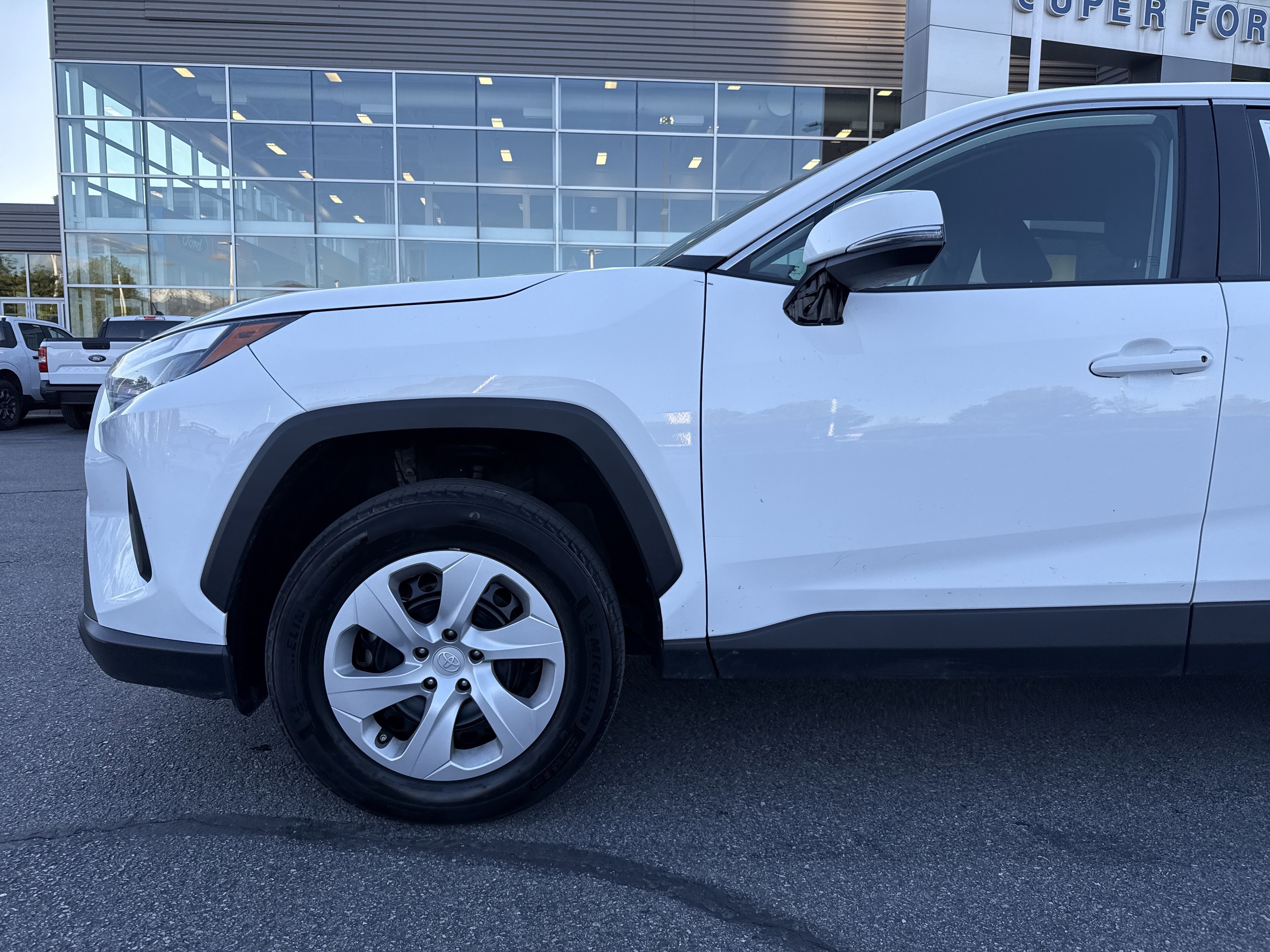 Used 2023 Toyota RAV4 LE image 9