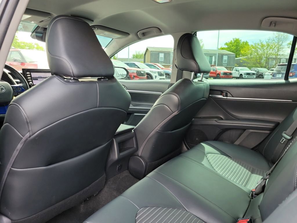 Used 2021 Toyota Camry SE FWD image 16