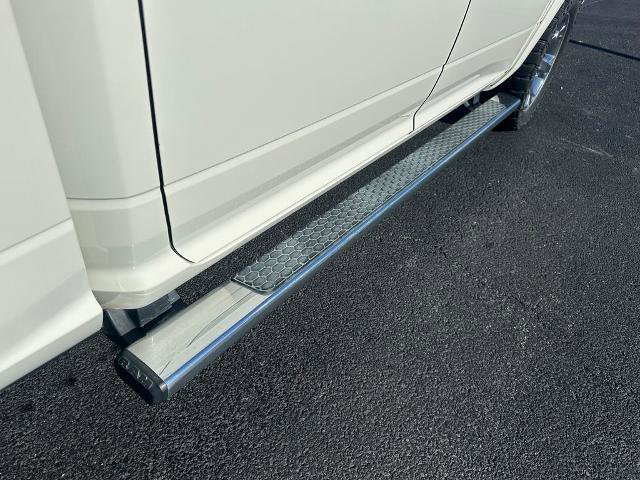 Used 2017 RAM 1500 Laramie w/ Convenience Group AWD/4WD image 27