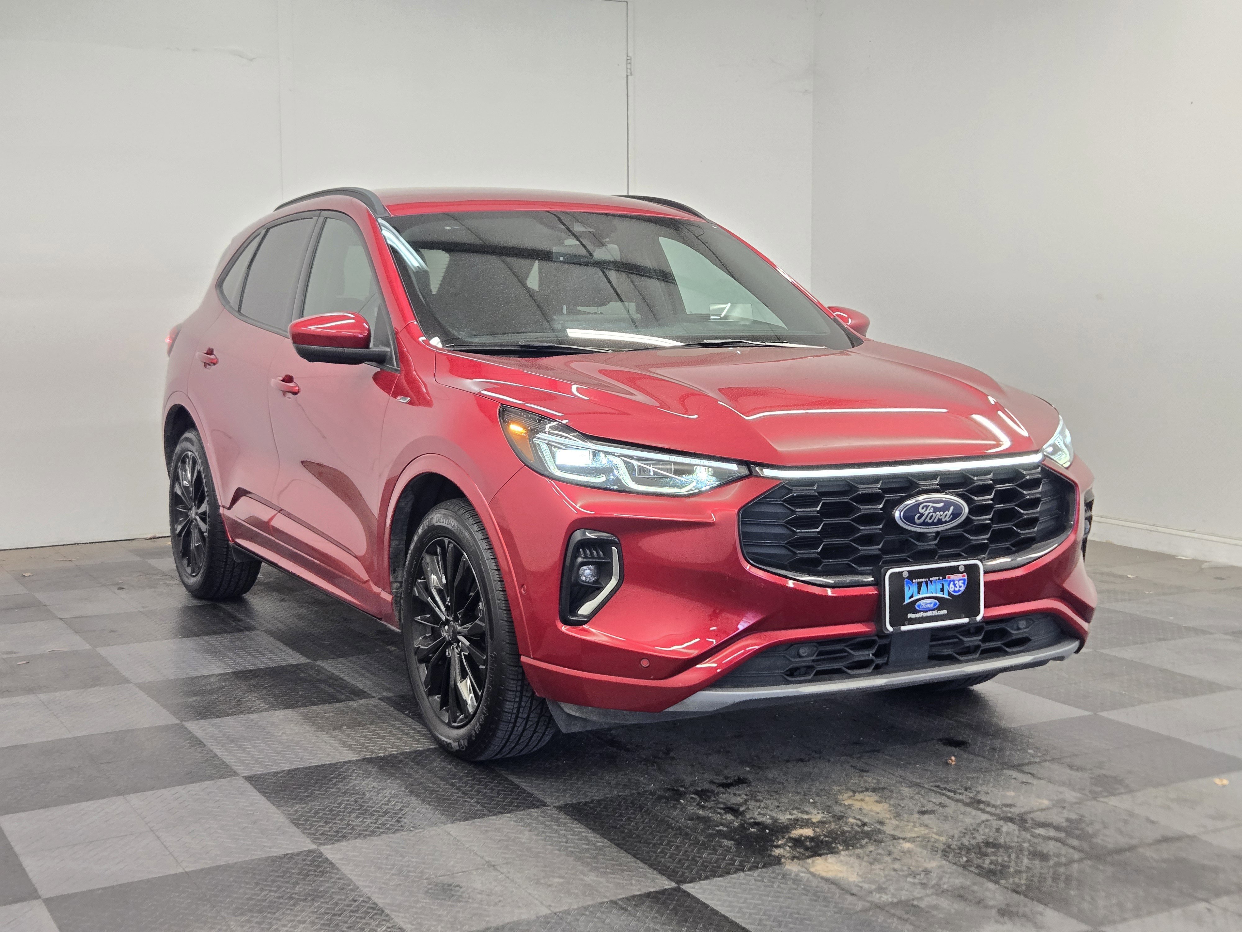 Certified 2023 Ford Escape ST-Line Elite w/ Premium Technology Package image 6