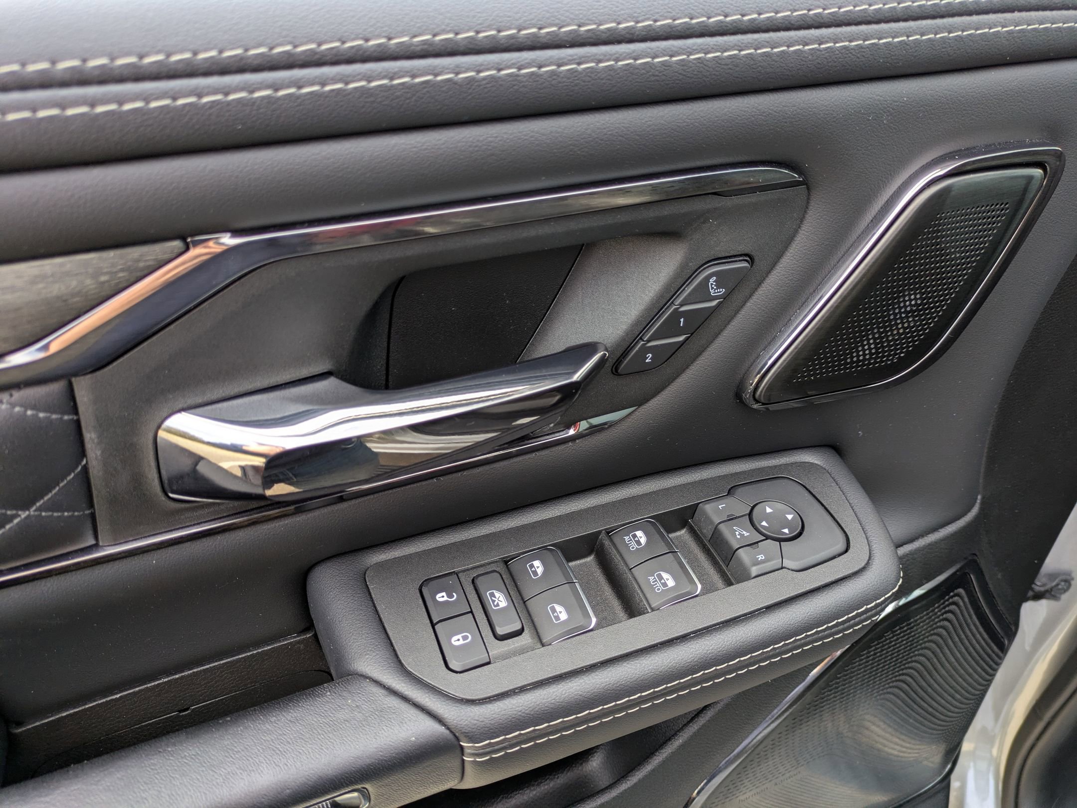 Used 2025 RAM 1500 Limited image 17