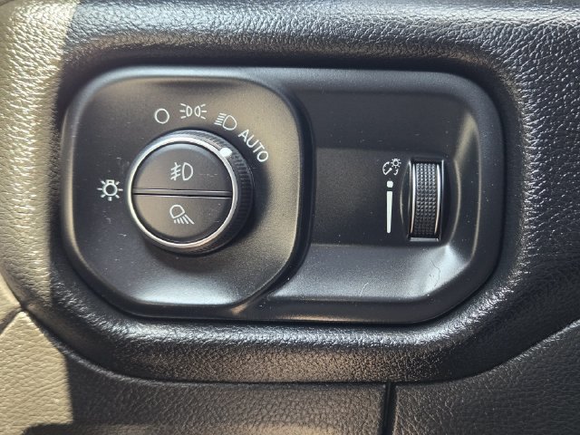 Used 2021 RAM 1500 Big Horn RWD image 21