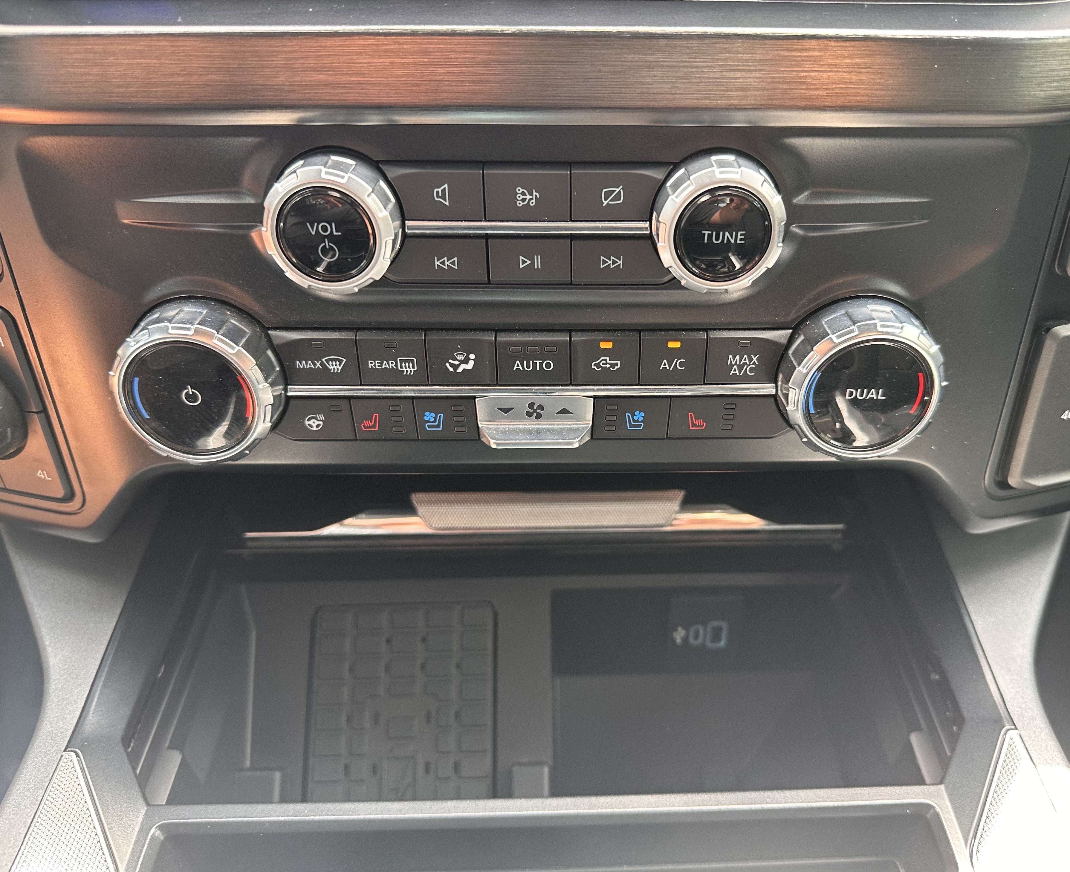 Certified 2024 Ford F250 Lariat w/ Lariat Ultimate Package AWD/4WD image 30