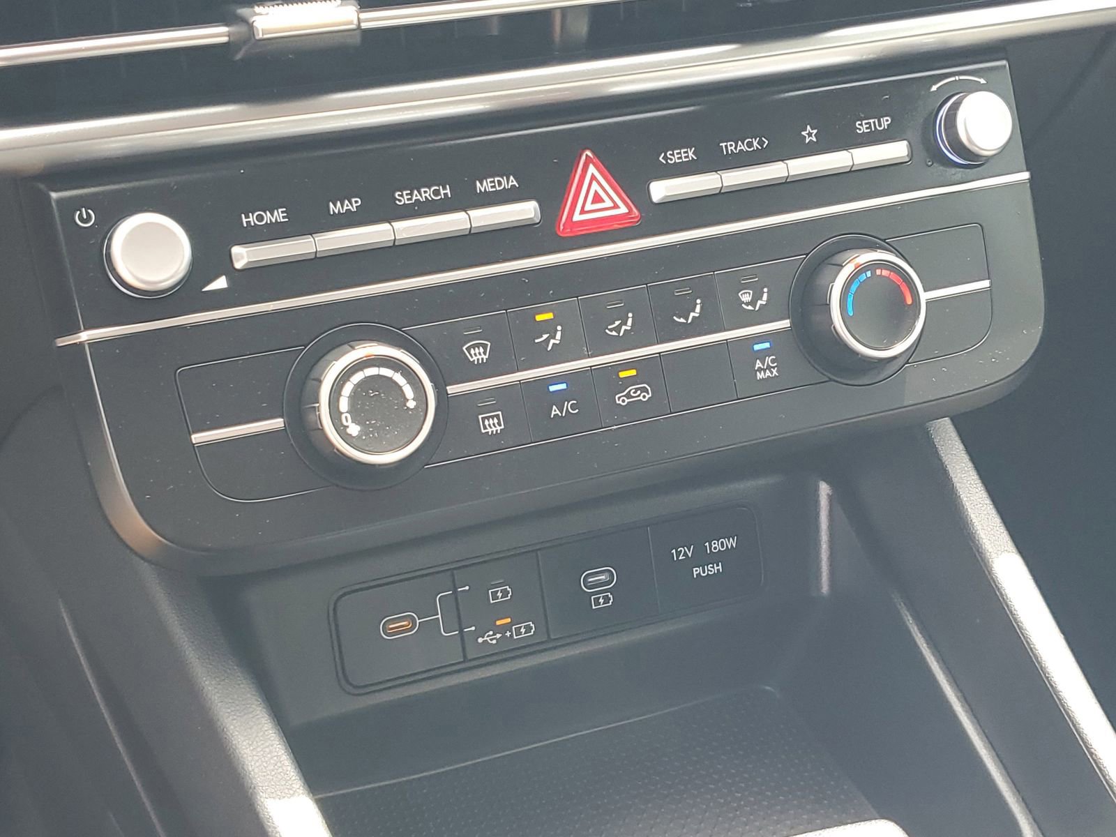 Used 2025 Hyundai Tucson SE image 23