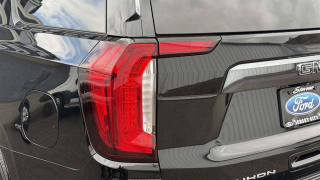 Used 2023 GMC Yukon Denali Ultimate AWD/4WD image 39