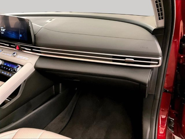 Used 2025 Hyundai Elantra Limited FWD image 15