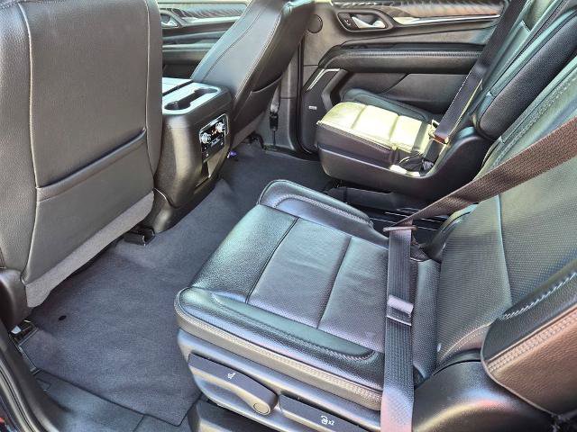 Used 2023 GMC Yukon Denali RWD image 12