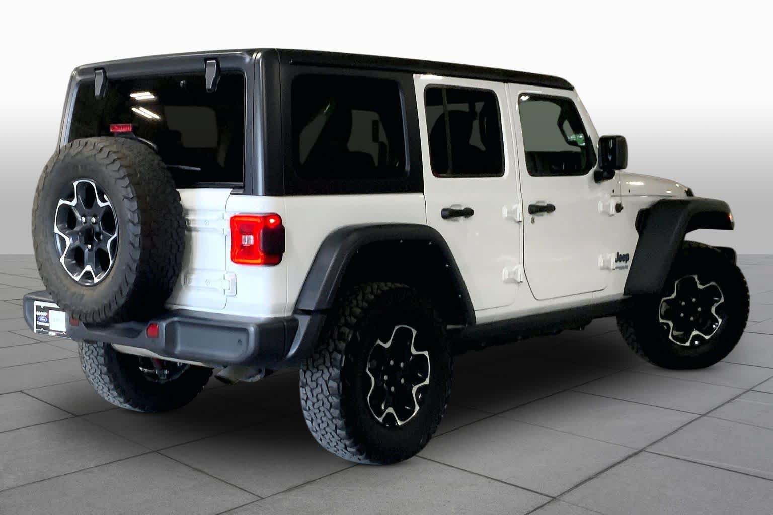 Used 2022 Jeep Wrangler Unlimited Rubicon 4xe w/ Cold Weather Group AWD/4WD image 13