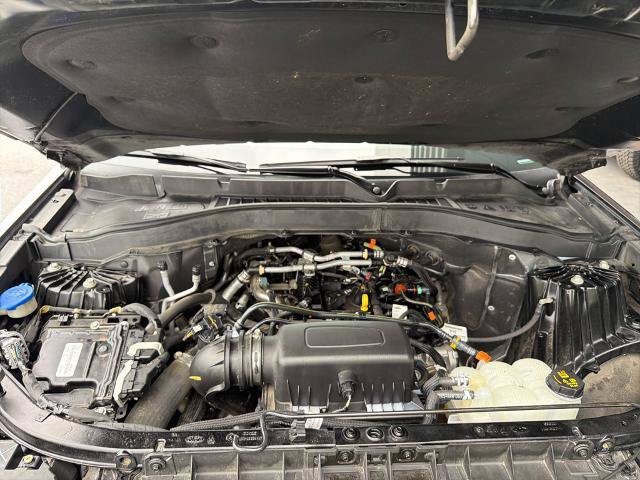 Certified 2021 Ford Explorer XLT w/ Equipment Group 202A AWD/4WD image 4
