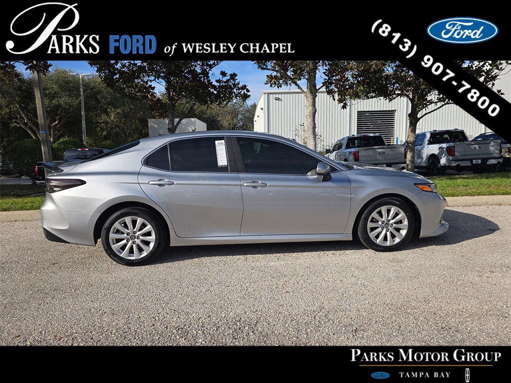 Used 2018 Toyota Camry L image 2