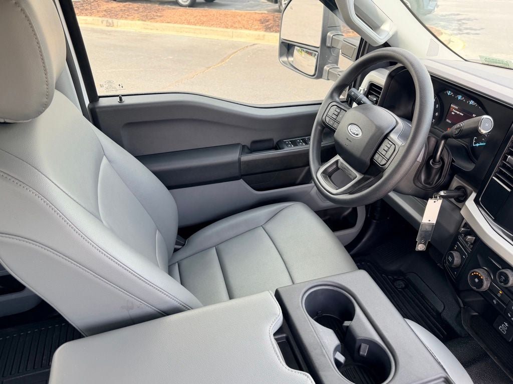Certified 2026 Ford F250 XL w/ XL Chrome Package AWD/4WD image 17