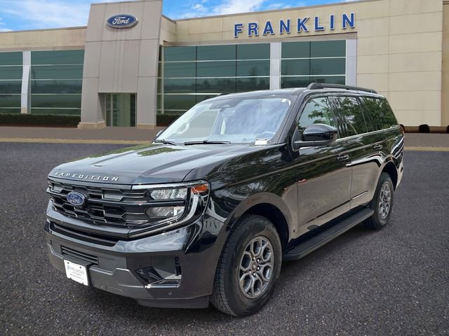 Certified 2025 Ford Expedition Active RWD image 3