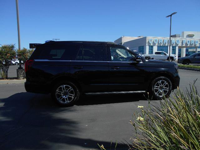 Certified 2025 Ford Expedition Active AWD/4WD image 3