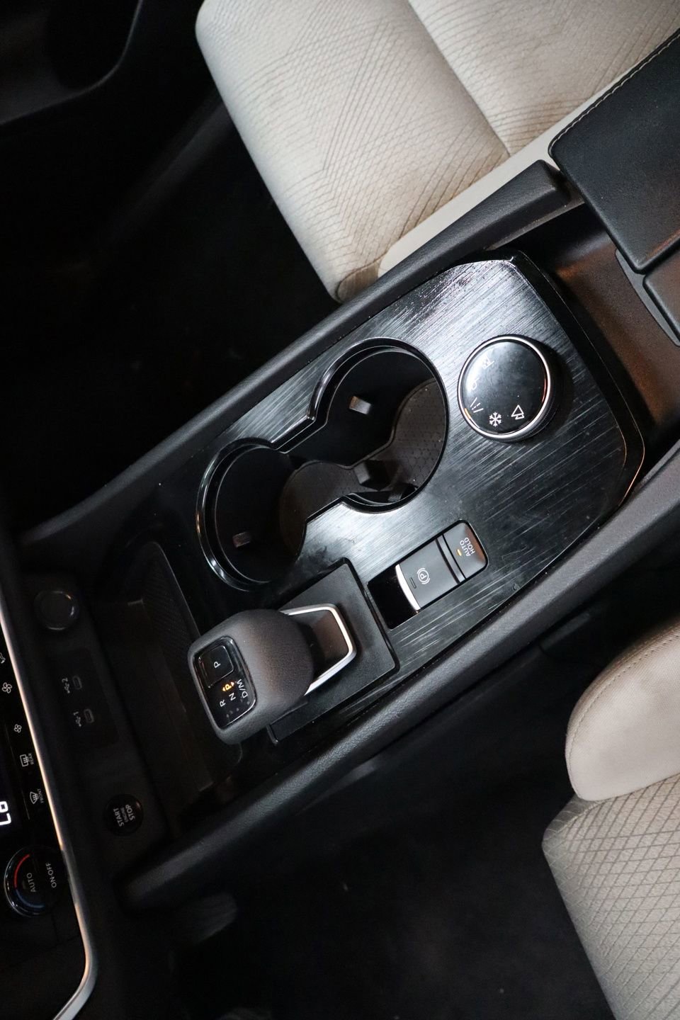 Used 2024 Nissan Rogue SV image 20