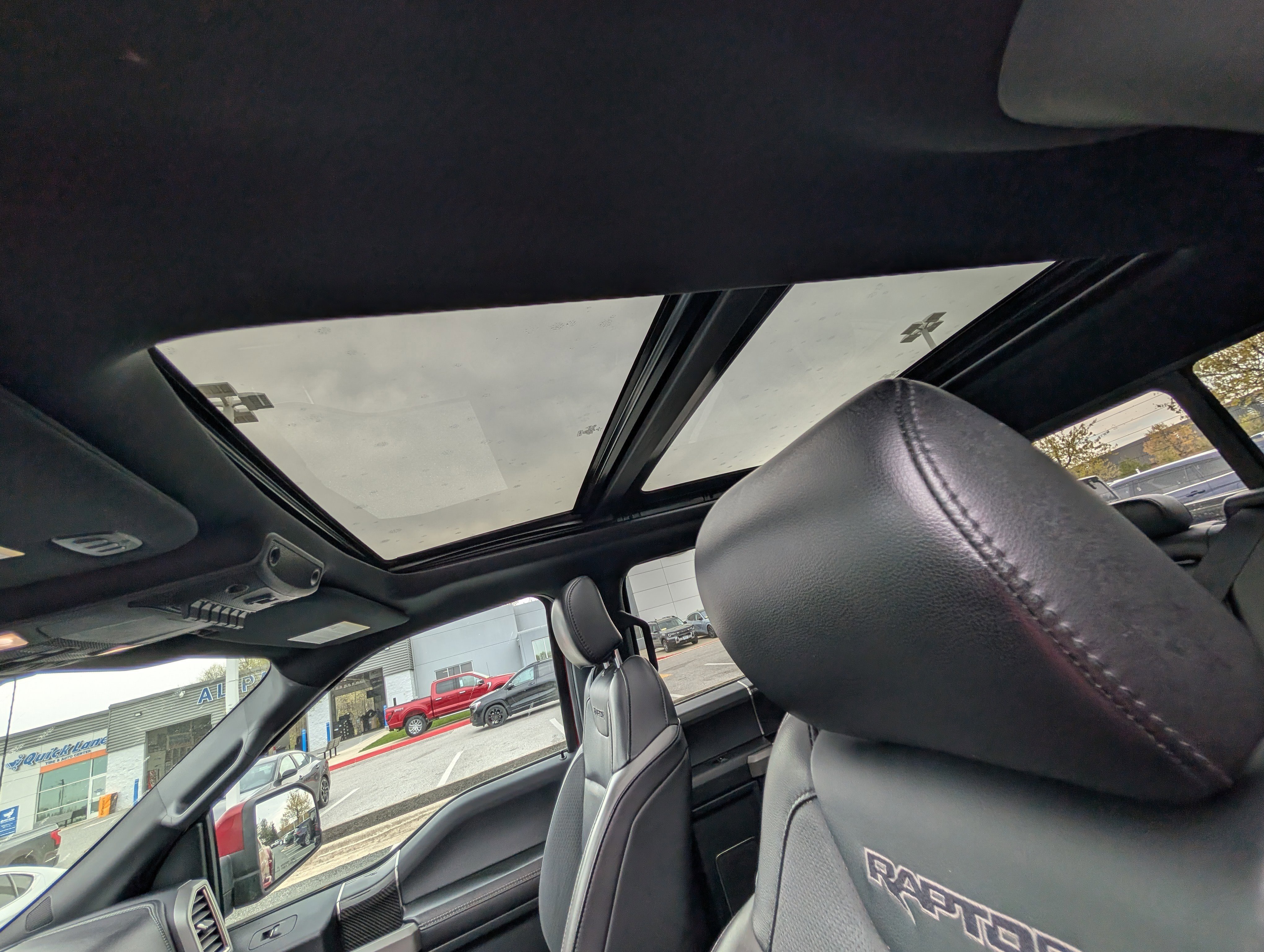 Certified 2019 Ford F150 Raptor w/ Equipment Group 802A Luxury image 18