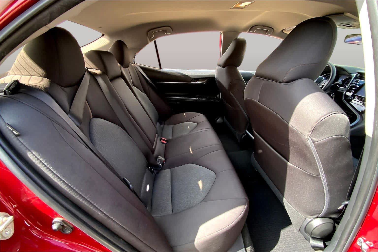 Used 2020 Toyota Camry LE FWD image 20