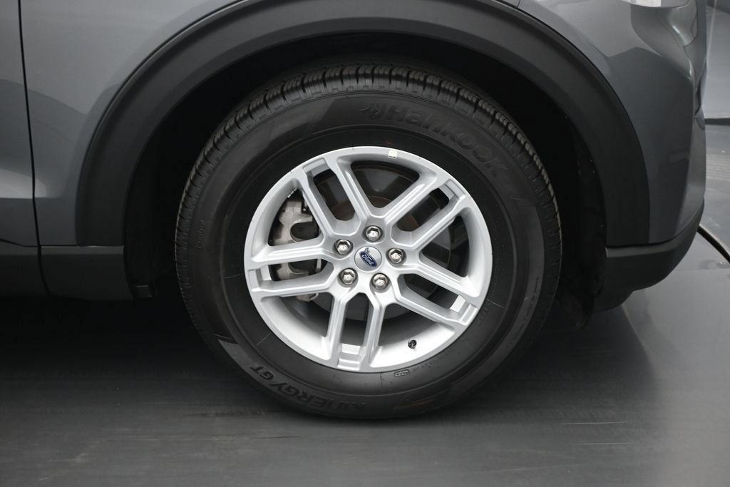 Certified 2025 Ford Explorer Active RWD image 25