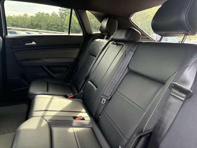 Used 2023 Volkswagen Atlas Cross Sport SEL R-Line AWD/4WD image 23