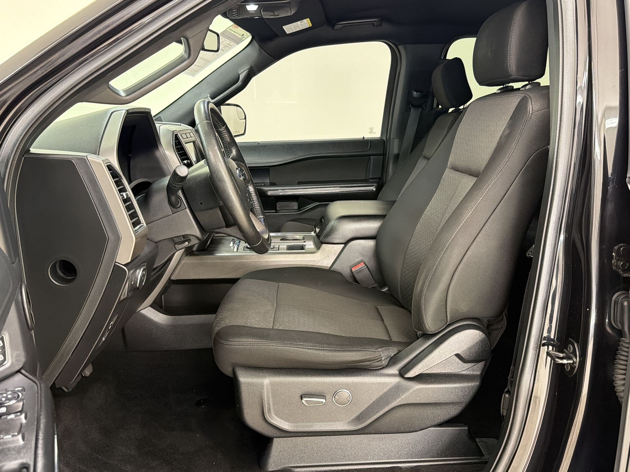 Certified 2019 Ford Expedition Max XLT RWD image 5