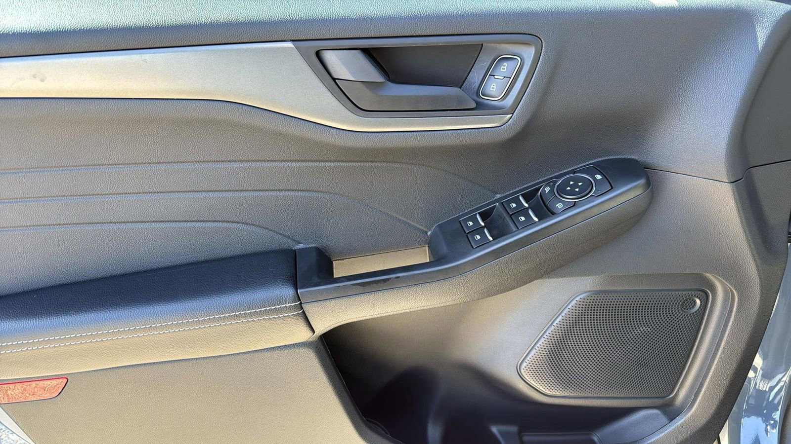 Certified 2025 Ford Escape Active w/ Tech Pack #1 image 12