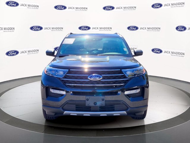 Certified 2023 Ford Explorer XLT w/ Equipment Group 202A AWD/4WD image 8