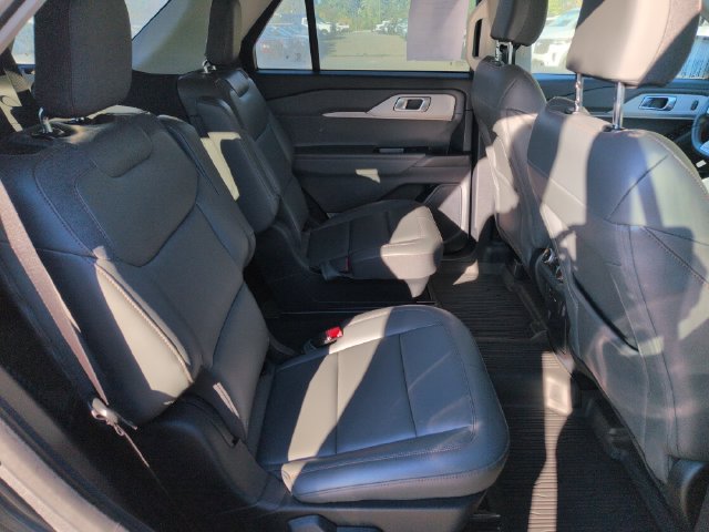 Certified 2025 Ford Explorer Active w/ Active Comfort Package AWD/4WD image 17