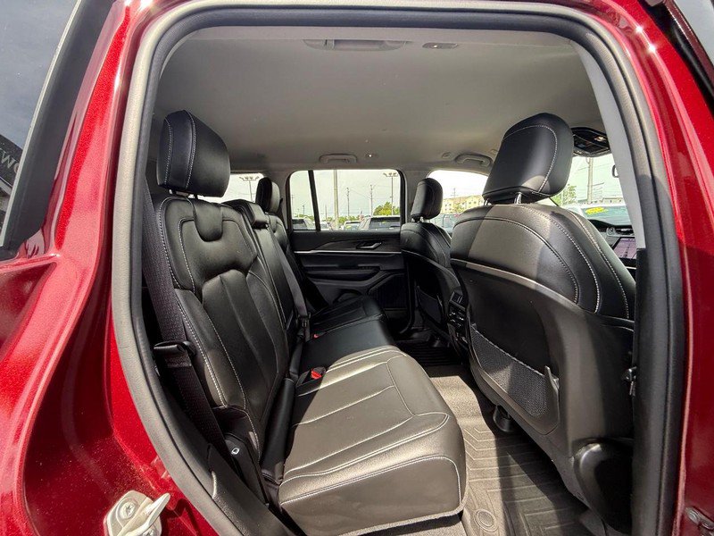 Used 2023 Jeep Grand Cherokee Limited w/ MOPAR Finishing Package AWD/4WD image 13