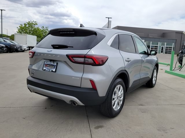 Certified 2023 Ford Escape Active AWD/4WD image 3