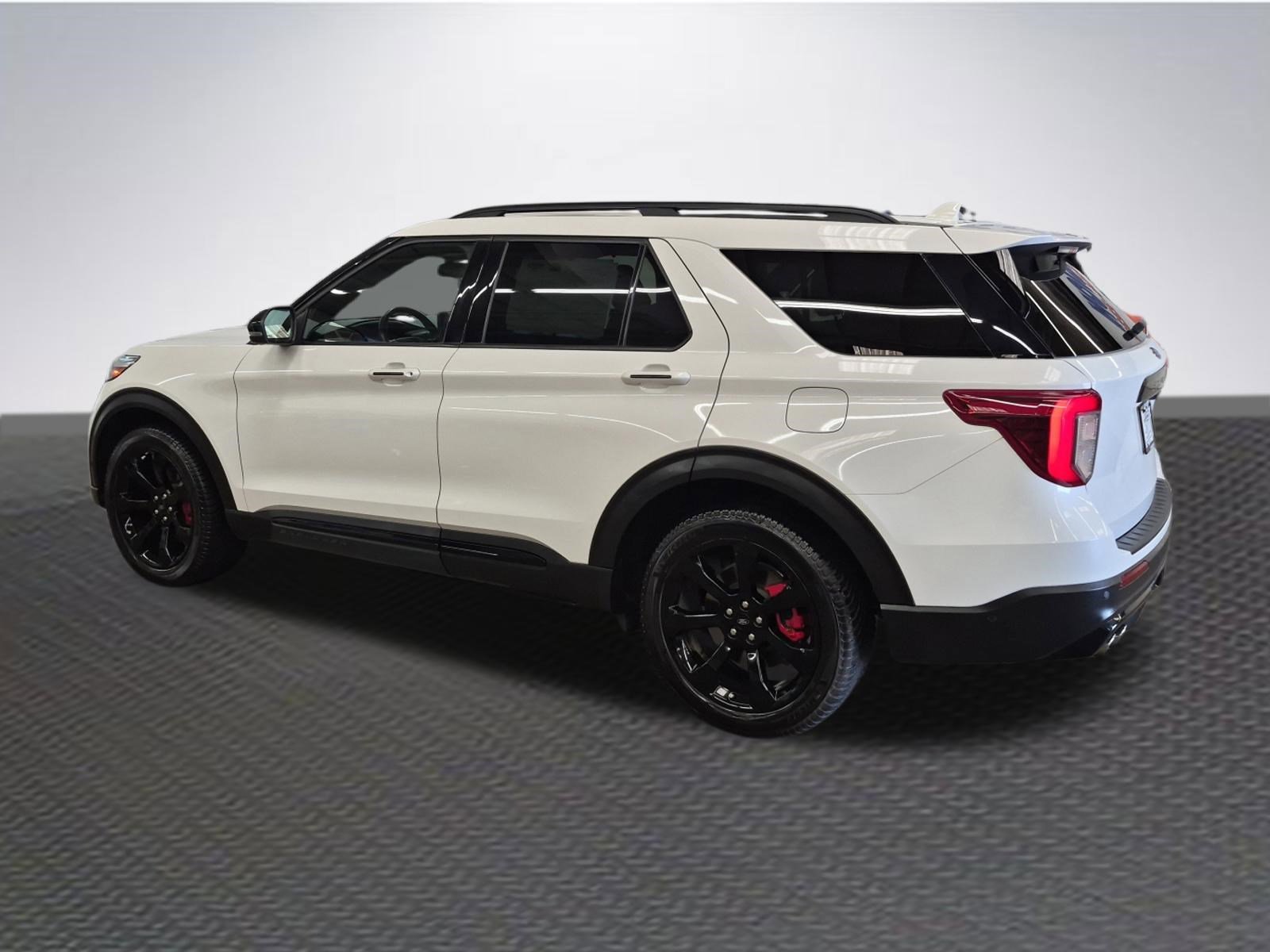 Certified 2021 Ford Explorer ST w/ Equipment Group 401A image 5