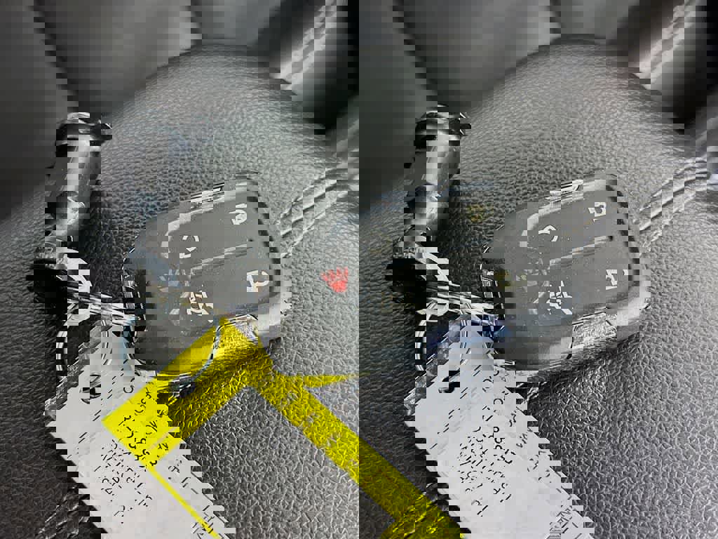 Used 2024 GMC Terrain SLT image 24