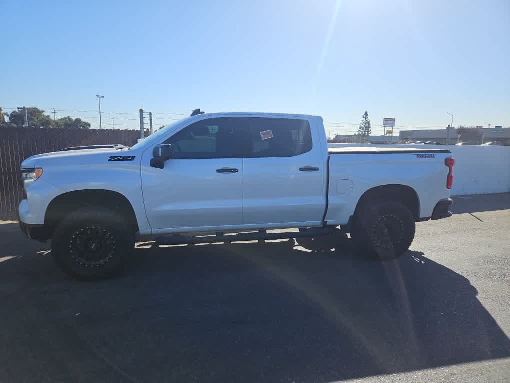 Used 2024 Chevrolet Silverado 1500 LT Trail Boss w/ LT Trail Boss Premium Package AWD/4WD image 4