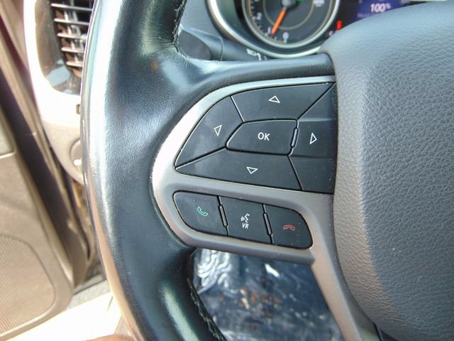 Used 2019 Jeep Cherokee Limited AWD/4WD image 18