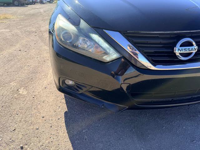 Used 2017 Nissan Altima 2.5 SR w/ Midnight Edition Package FWD image 4