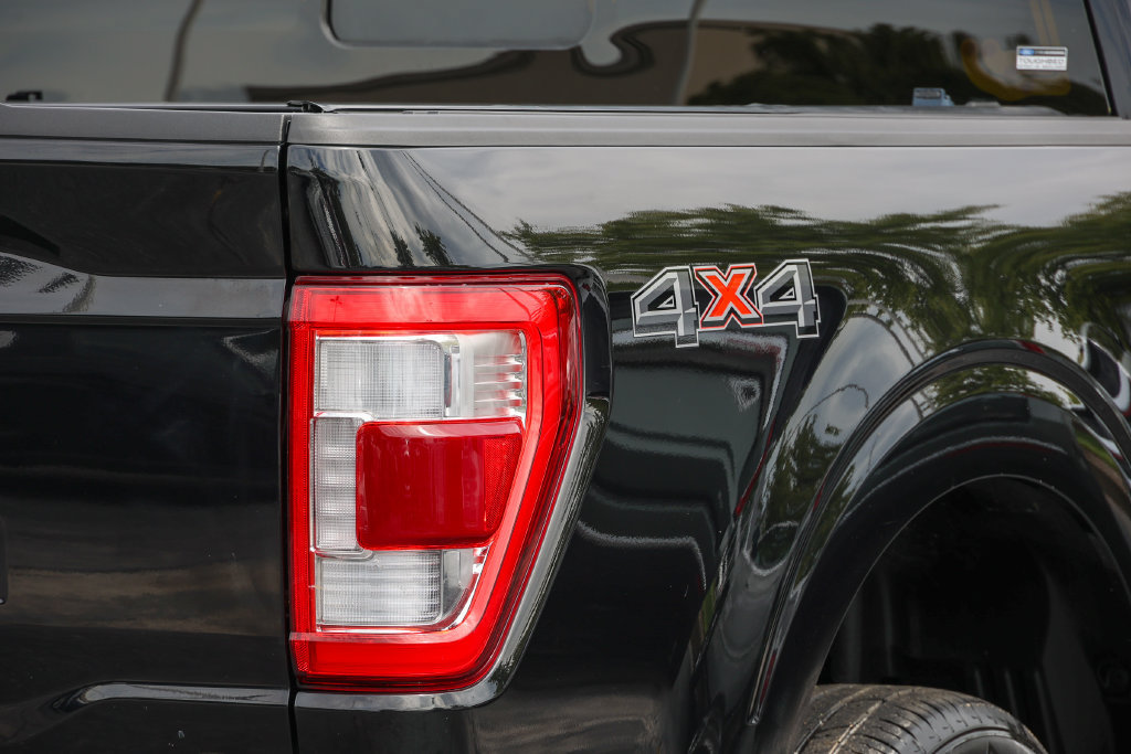 Certified 2022 Ford F150 Lariat w/ Equipment Group 502A High AWD/4WD image 35