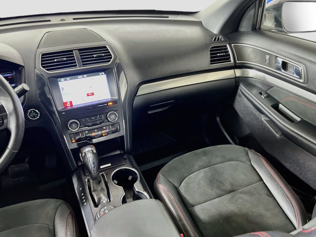 Certified 2019 Ford Explorer XLT w/ Equipment Group 202A AWD/4WD image 29