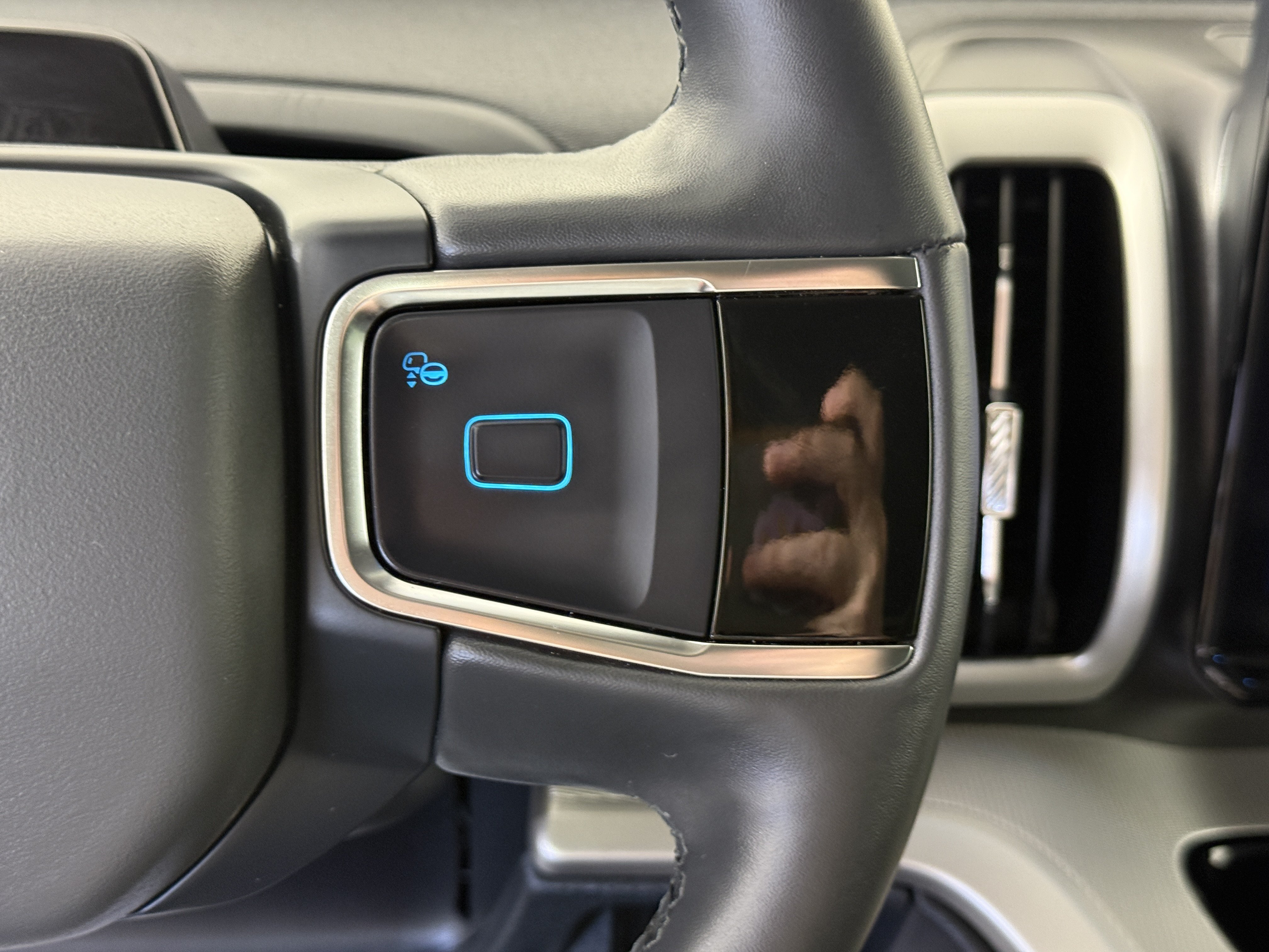 Certified 2025 Ford Expedition Active AWD/4WD image 26